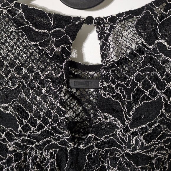 Zara Long Sleeve Lace Top XS Goth Floral Shoulder Overlay Black White Romantic - Picture 4 of 8